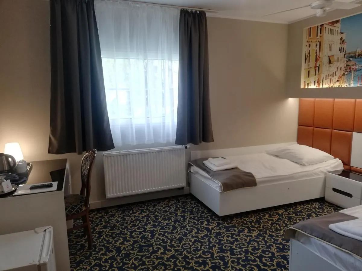 Hotel Venecia Palace Michałowice 3*,